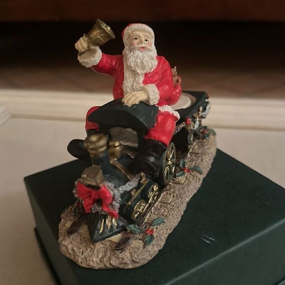 Vintage Santa Claus figurine riding a train w presents - Picture 2 of 7